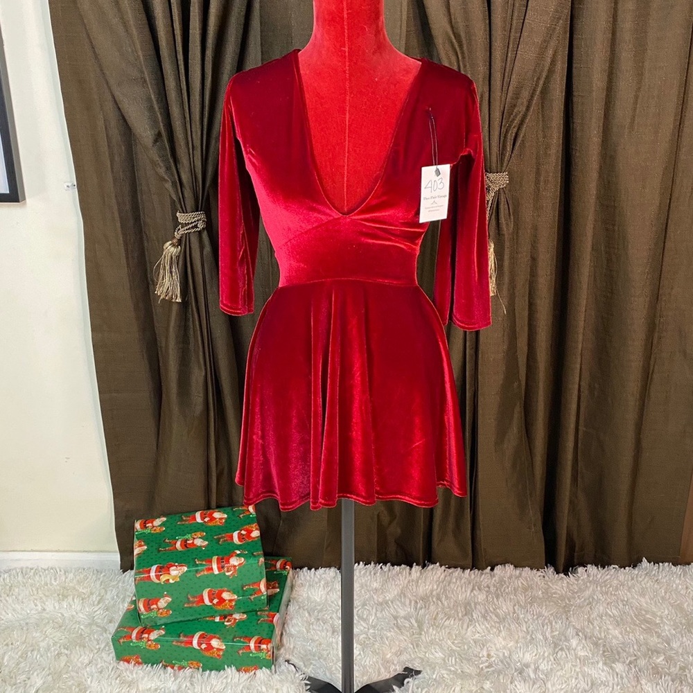 NWOT Red Velvet Boohoo Dress